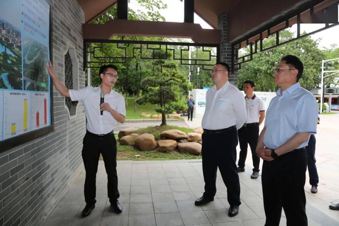 东莞市政府副秘书长翟现春,麻涌镇副镇长梁泽鹏等陪同调研.