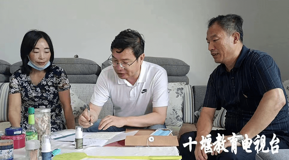 【县市传真★6月15日,郧阳区教育局党组书记,局长张辉到郧阳区特殊