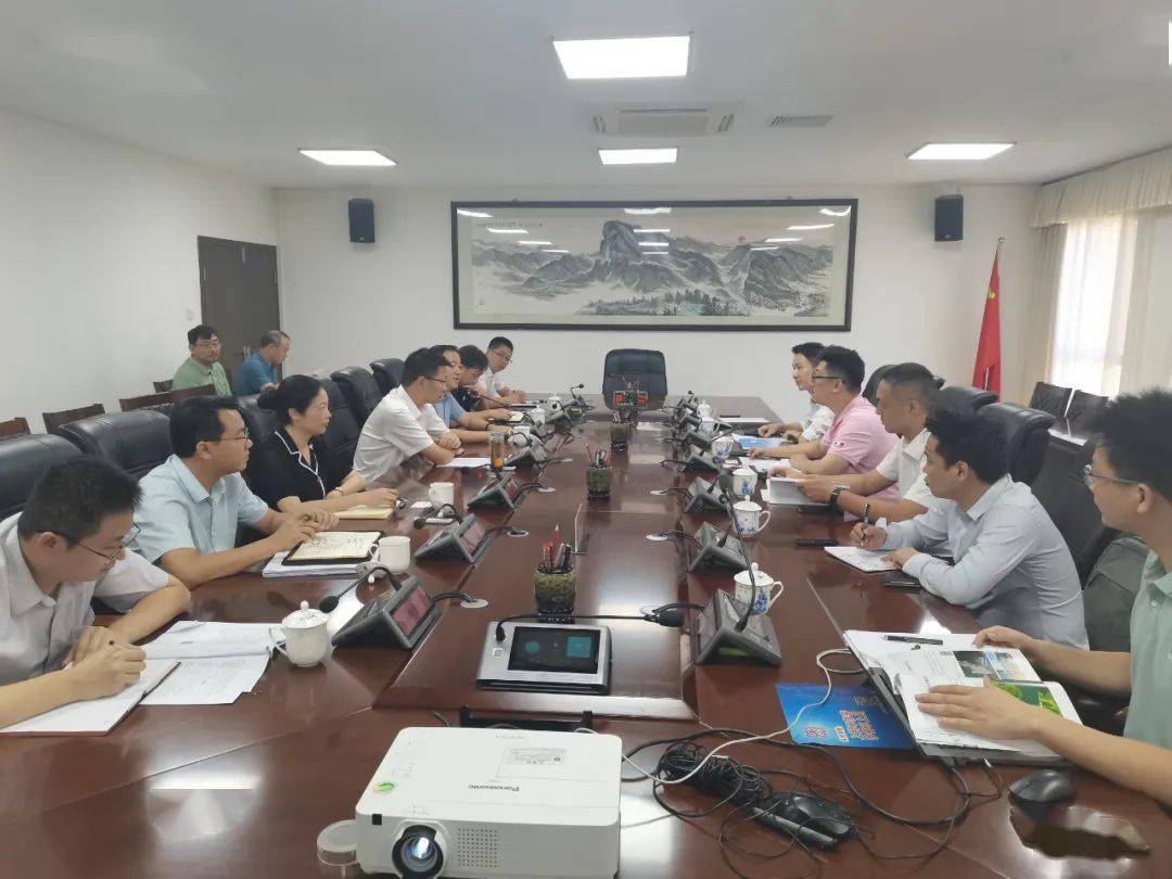 7月12日下午,县委书记余业伟接待了深圳市商业联合会