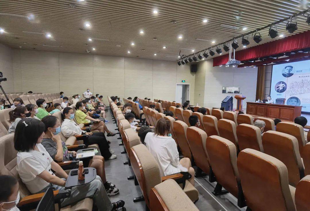 笔耕不辍"长者课堂"之"宋云彬的故事"_海宁市_读者_文史