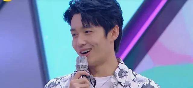 这些剧看下来发现翟子路确实是一个"歪嘴"男孩,除了他闭着嘴巴不做