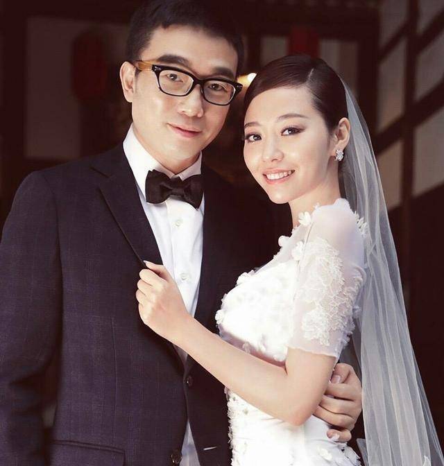 恋爱脑女星们的疯狂:李若彤苦等10年,张靓颖与亲妈