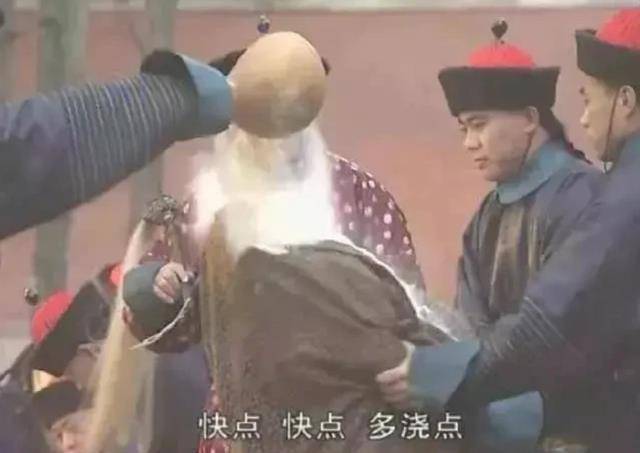 康熙王朝：为什么活埋苏麻喇姑前，太监们要往她头上倒石灰？