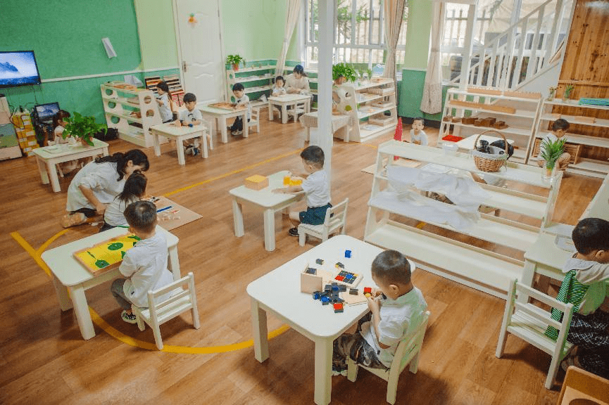 二集▼普惠班特色教学《完整儿童教学法《双语教学《发现相似》