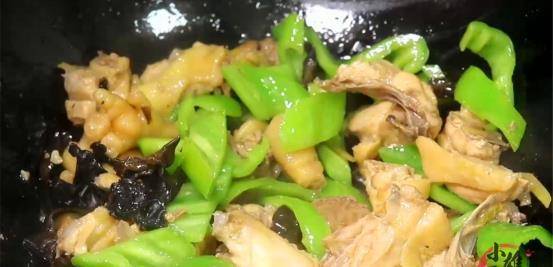 炒鸡肉，万万不要直接焯水，教你正确做法，鸡肉鲜嫩入味还不发柴