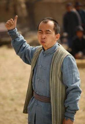 他是《大秧歌》中贪生怕死的"赵鲅鱼.