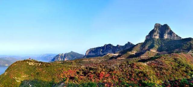 洛阳荆紫仙山免门票了，红叶与黄河相伴，10天后景色最美