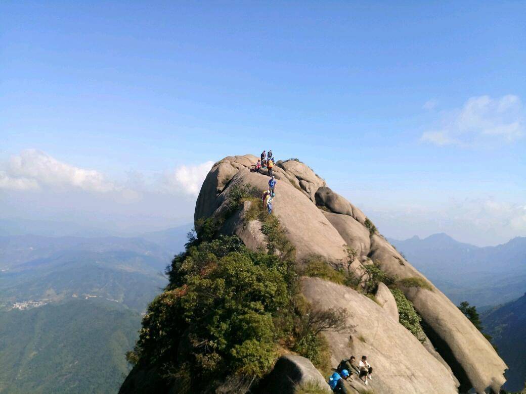 江西一座被忽略的山，有72座山峰，主峰海拔1496米，还是4A景区