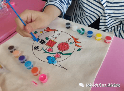 竞秀区妇幼保健院孕妇学校手工DIY制作“涂鸦帆布袋”