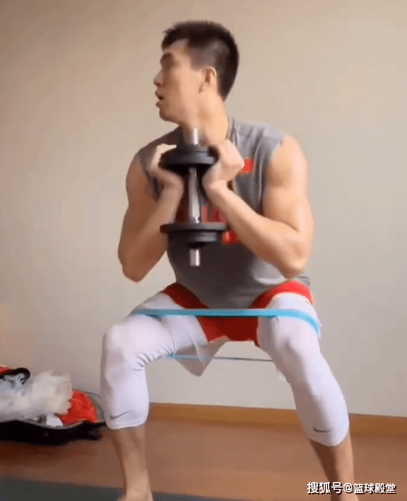 郭艾伦隔离特训！以上下肢+核心米乐M6 M6米乐为主上衣全湿但下家仍未知！(图2)