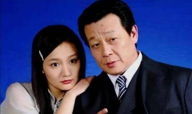 在寇世勋的感情中,大家好奇的是,崔瑶琪有多爱寇