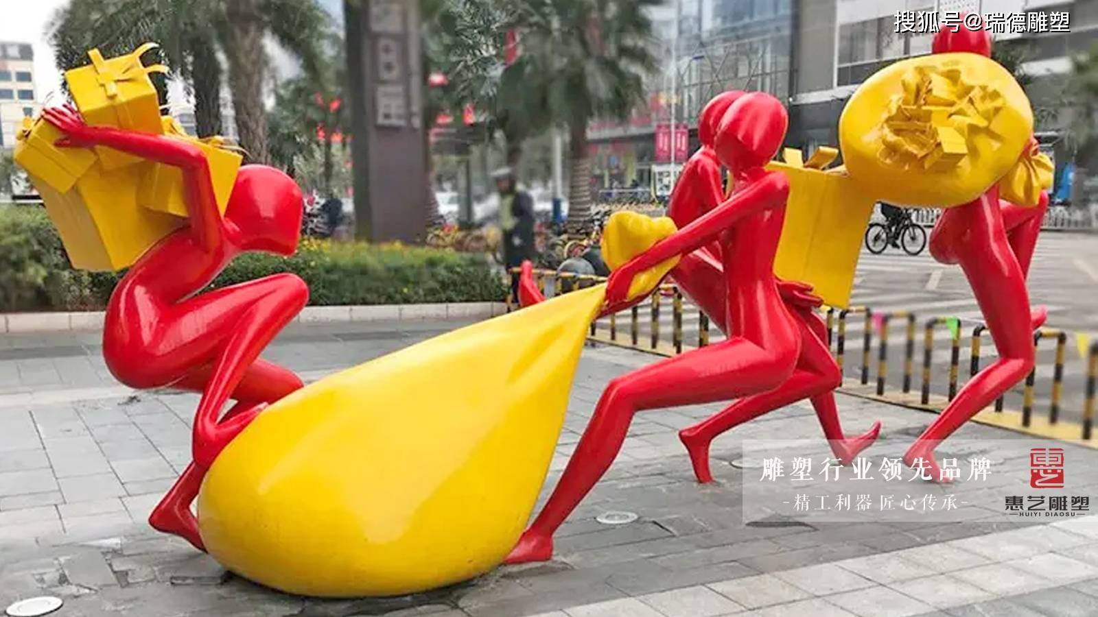 铸铜时尚玻璃钢商业街摆放雕塑欣赏