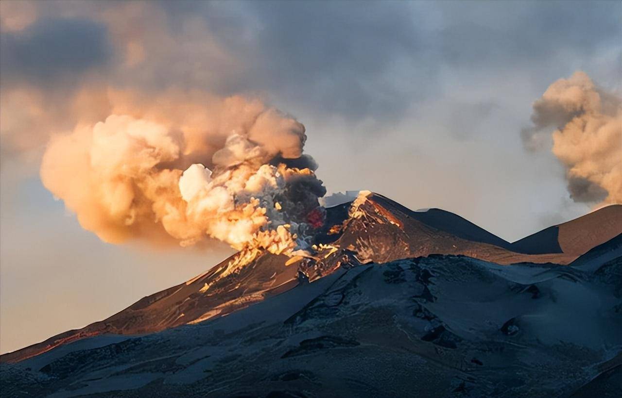 全世界“最可怜”的火山，高度仅1米左右，游客用它做饭好没面子