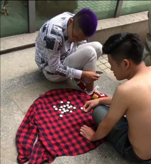 原创
每日一笑:果然事实证明,女生头发还是扎起来好看呢