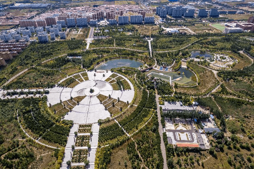 金沙植物园位于山西省朔州市朔城区西南方向,距市区约五公里,交通便利