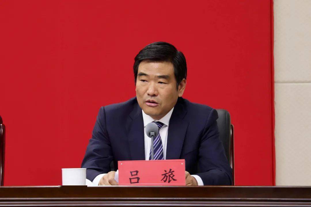 市政府副市长吕旅就我市实施文旅文创融合战略的相关举措,成效回答