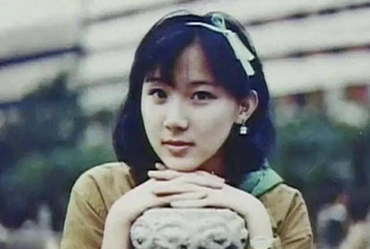 小强诚瑜伽导师：前“米乐M6 M6米乐台湾第一美女”林志玲54岁依旧(图13)