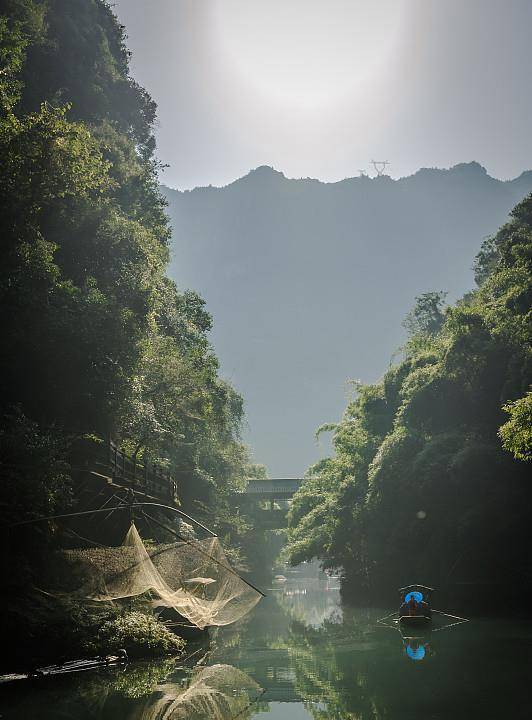 湖北宜昌三峡人家 悬崖峭壁 大江奔流 风光奇崛