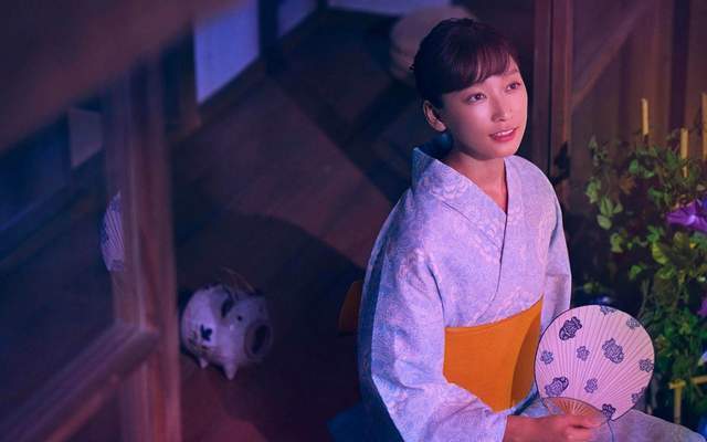 原创最惨星二代：父亲抛弃她、母亲沉迷邪教，丈夫出轨独自抚养三娃