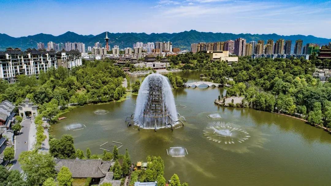 璧山高质量发展脚步铿锵有力