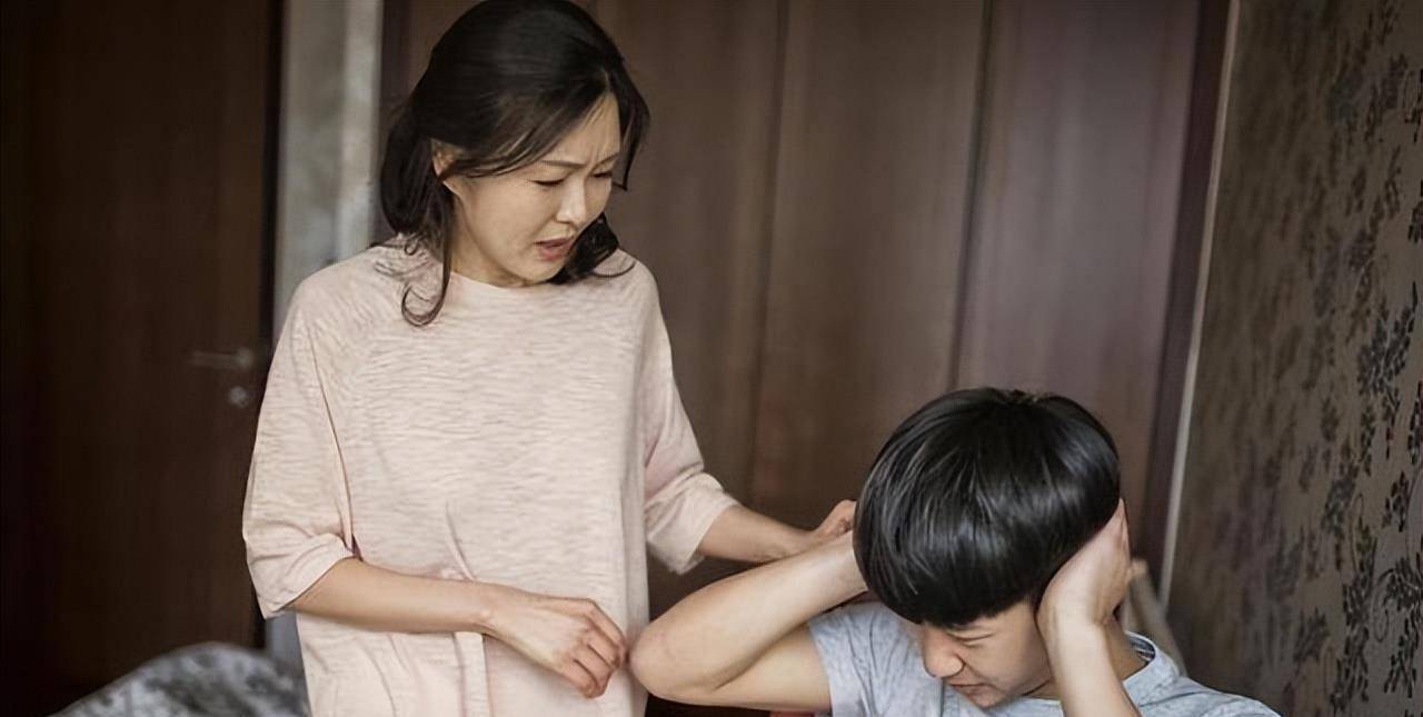 调查发现，长大后还能“跟妈亲”的孩子，通常是妈妈做对了这3点