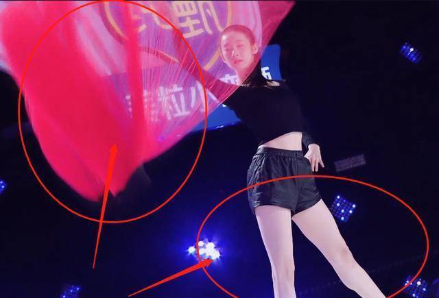 张艺凡的《创3》芭蕾,拉开纱裙的瞬间,才知道没对比就没有伤害_仙鹤