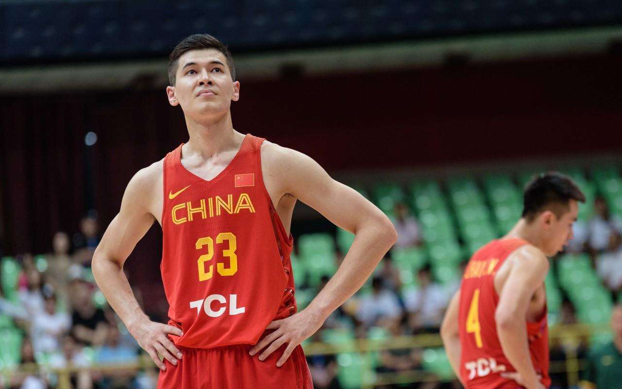 2018年被李楠慧眼选入男篮红队之后,阿不都沙拉木迅速打出了极佳的