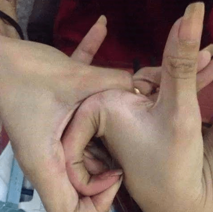 原创
幽默笑话:人有两只眼睛的好处是什么?班上一奇葩脱口而出:……