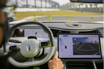 阿维塔11首次公开体验，智能驾驶能力惊艳，但却遭网友质疑？