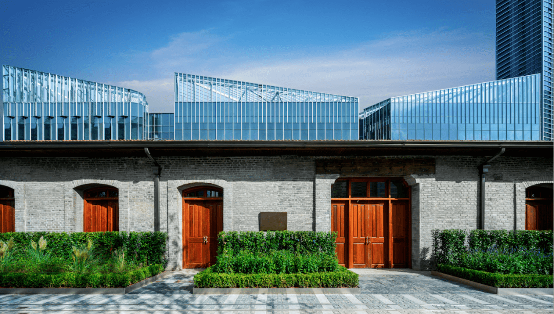 �人��լ�ġ�����������������һ�ر��ۺ���