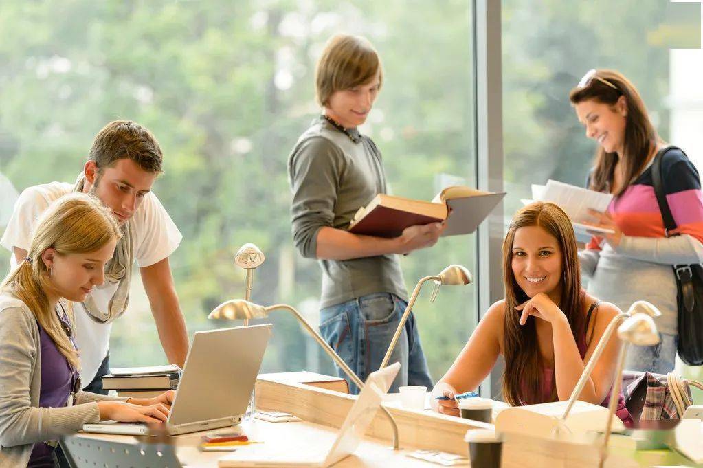 ����˵��I'm in the black����ʲô���壿