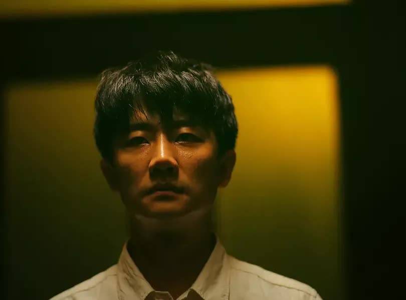 原创彭冠英不敢宣传新剧？何炅谢娜汪涵退出芒果公司？黄轩秘密结婚？