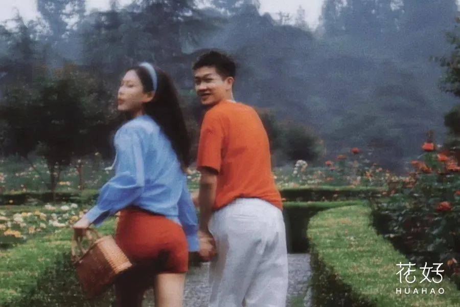 Ů�������������£����˰���һ���ӣ�