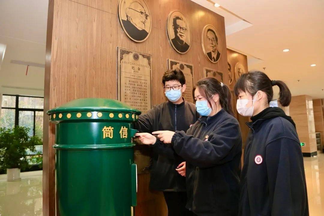 18载雷打不动的约定！这位老校友根植“南洋”学子之心  初二作文 第5张