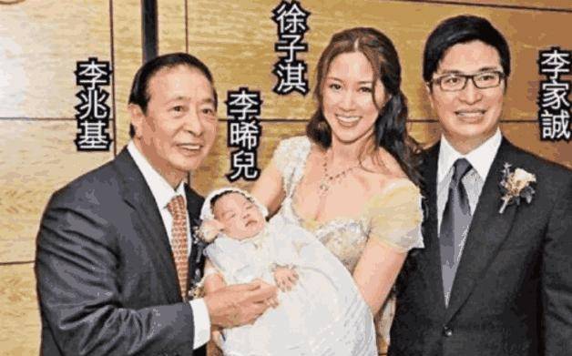 好在徐子淇肚子争气,在第三胎和第四胎都喜获麟儿.