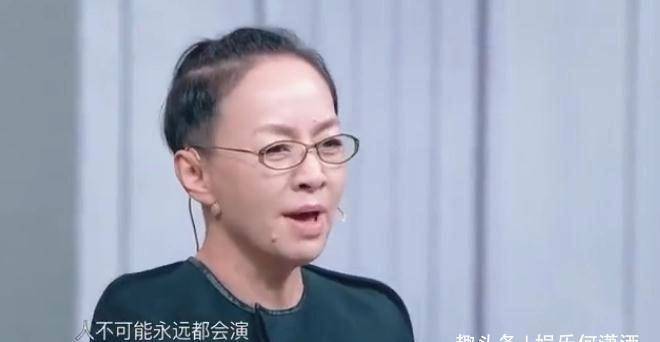 去年10月,宋丹丹演完话剧《窝头会馆,接受采访时