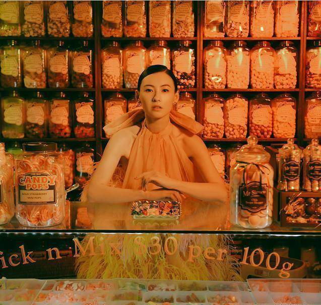 �Ű�֥���¹������գ�Ц������������Ů��Ϣ�����󸴳���ɫ ...