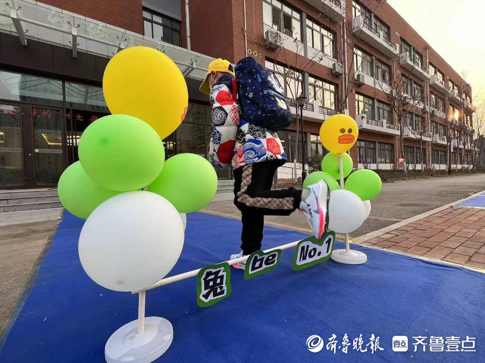 热闻｜仪式感拉满！各地中小学今日开学，迎新仪式太“卷”了！