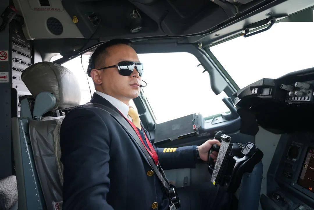 最美新海航人｜冯博：以青年担当保安全保畅通