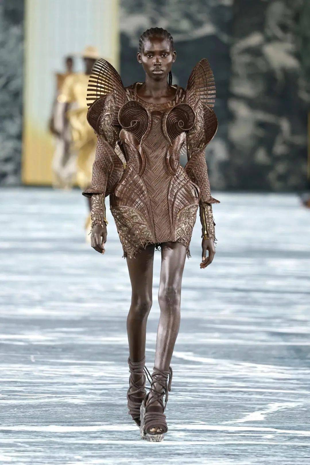 齳գȻ | BALMAIN 2023 ĴͶ ...