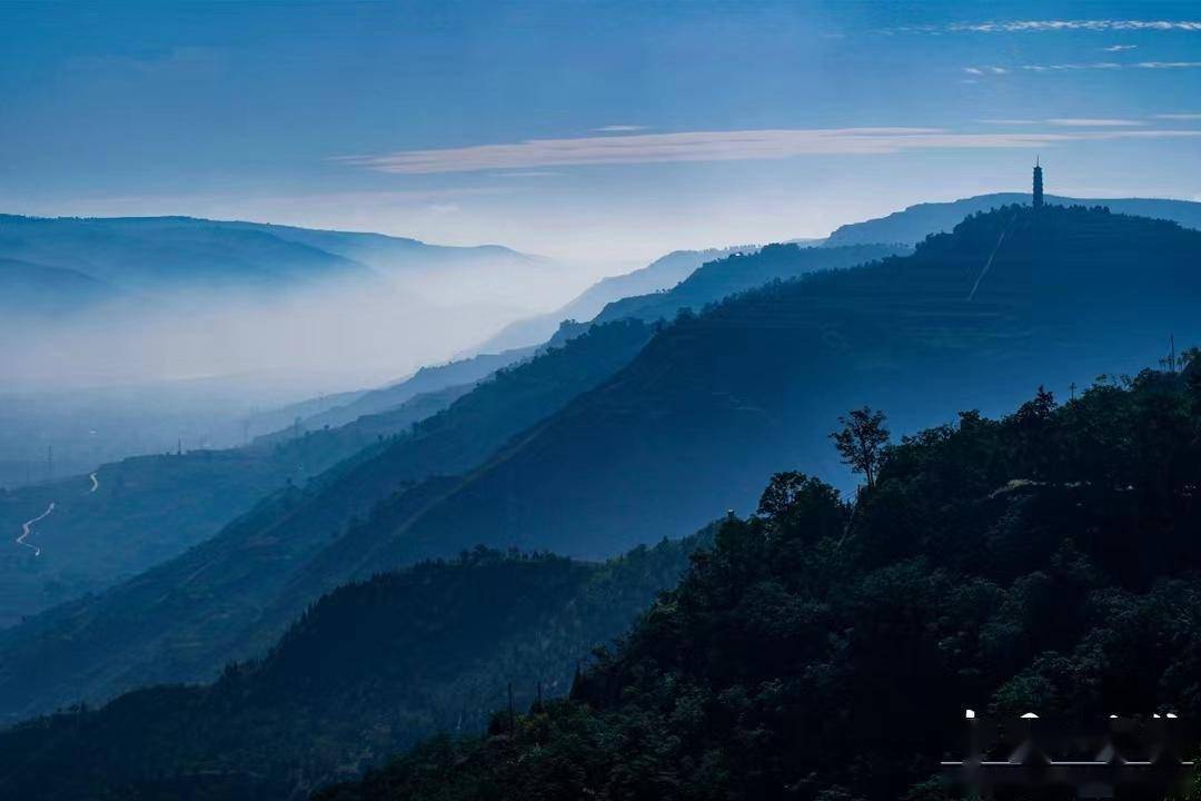 两山一湖古冀地