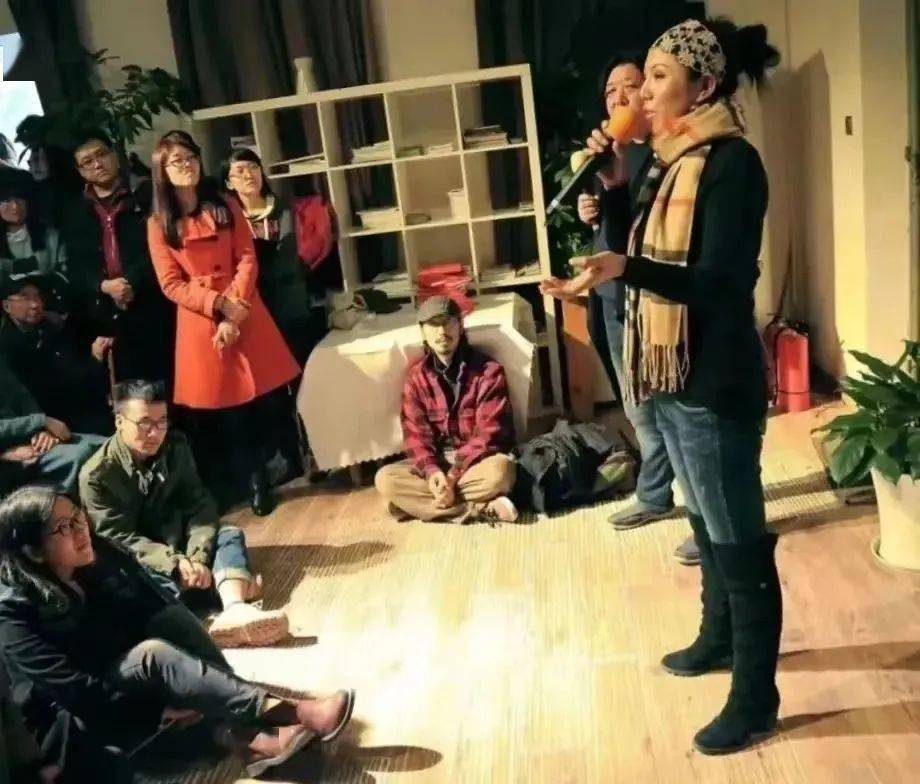 17岁被强暴，34岁成为老鸨，49岁嫁名导，《算命》中藏着最深的“算计”