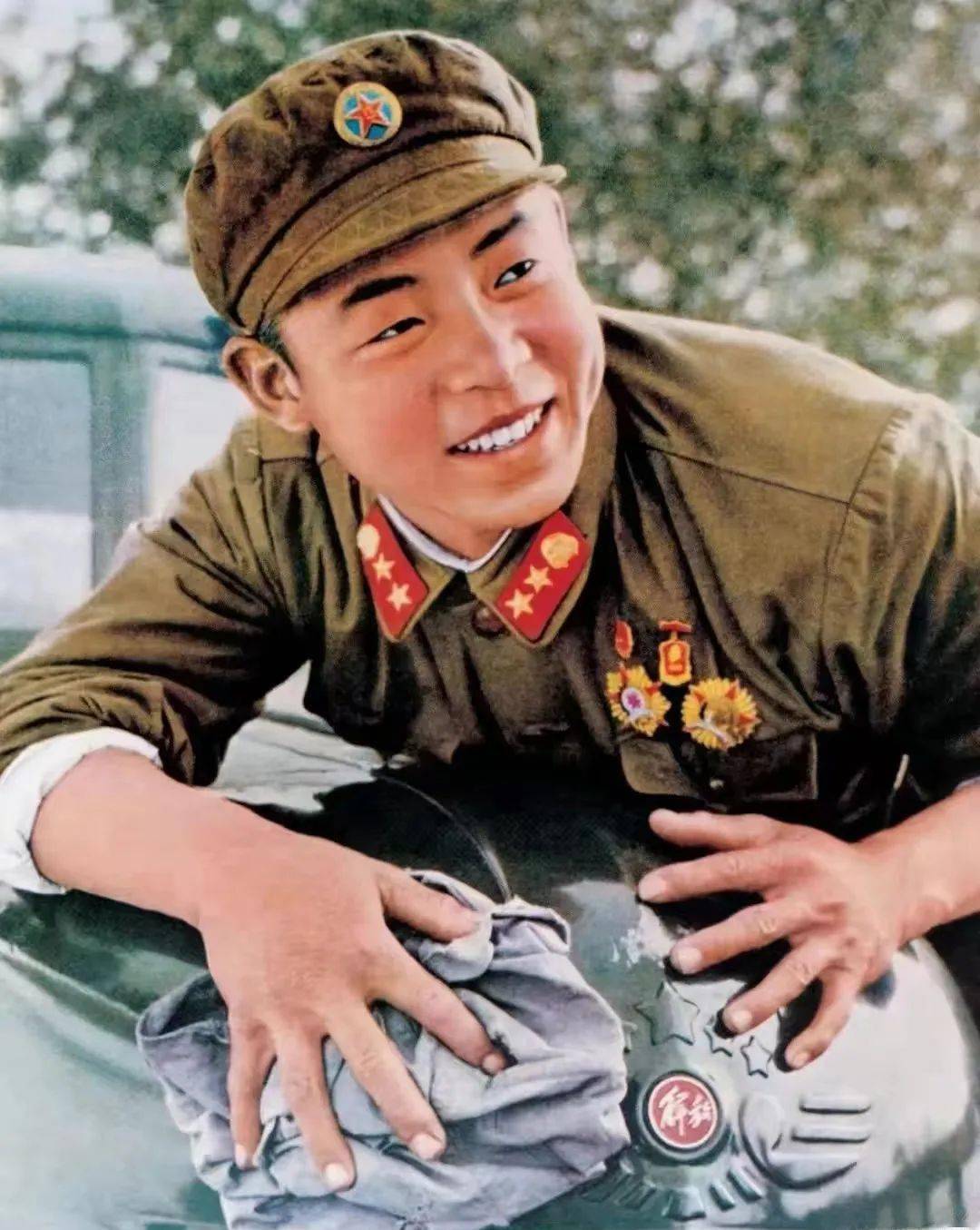 �����׷�ͬ־ѧϰ���黭��Ʒ����չ