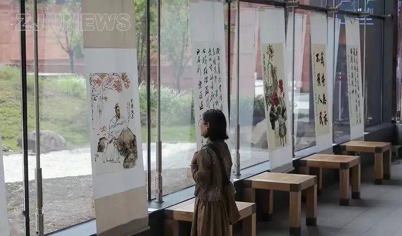 �㽭��ѧ����조����·�����������黭��Ʒչ����͵����� ...