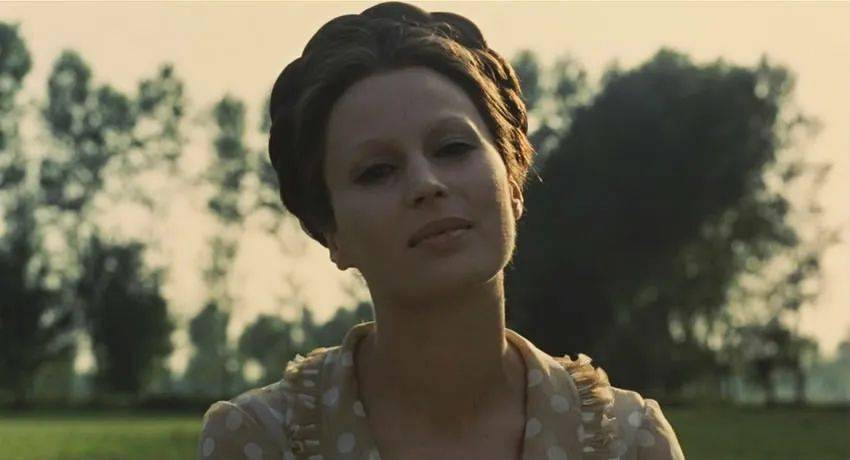 @�����ˣ�����ĵ�һ��Ӱչ����������ĩ�и�����