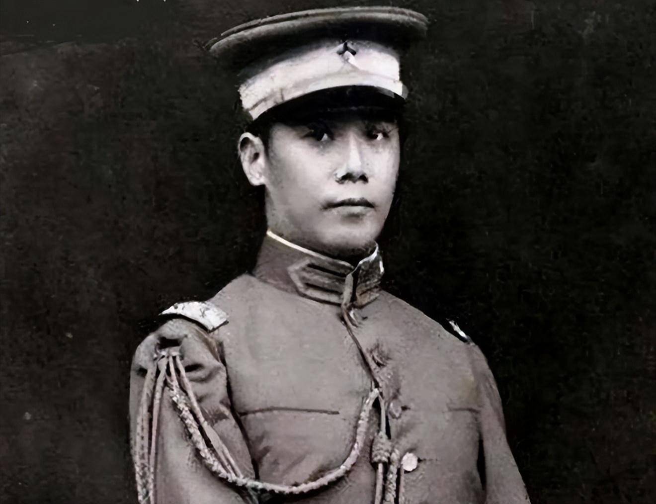 凯时k66平台|袁世凯临终前叮嘱儿子：给我送葬时，见穿红衣之人，除掉方可自保