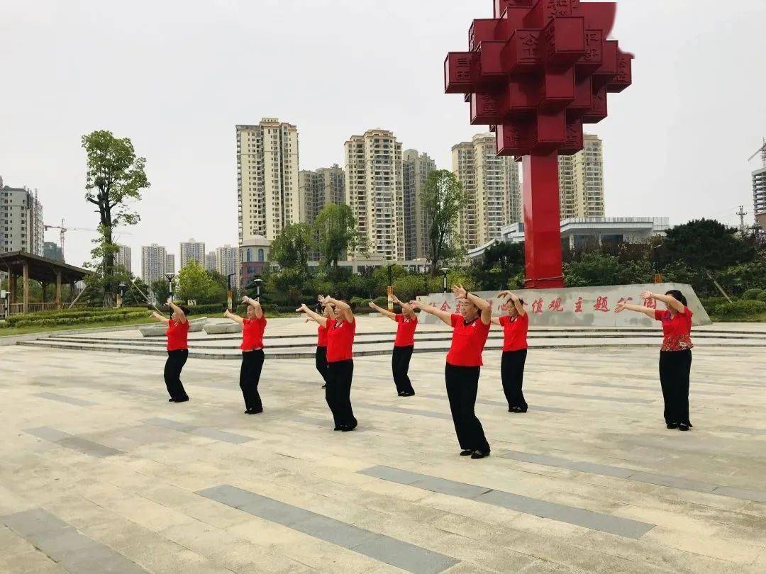 米乐 M6万山掀起全民健身热(图3)