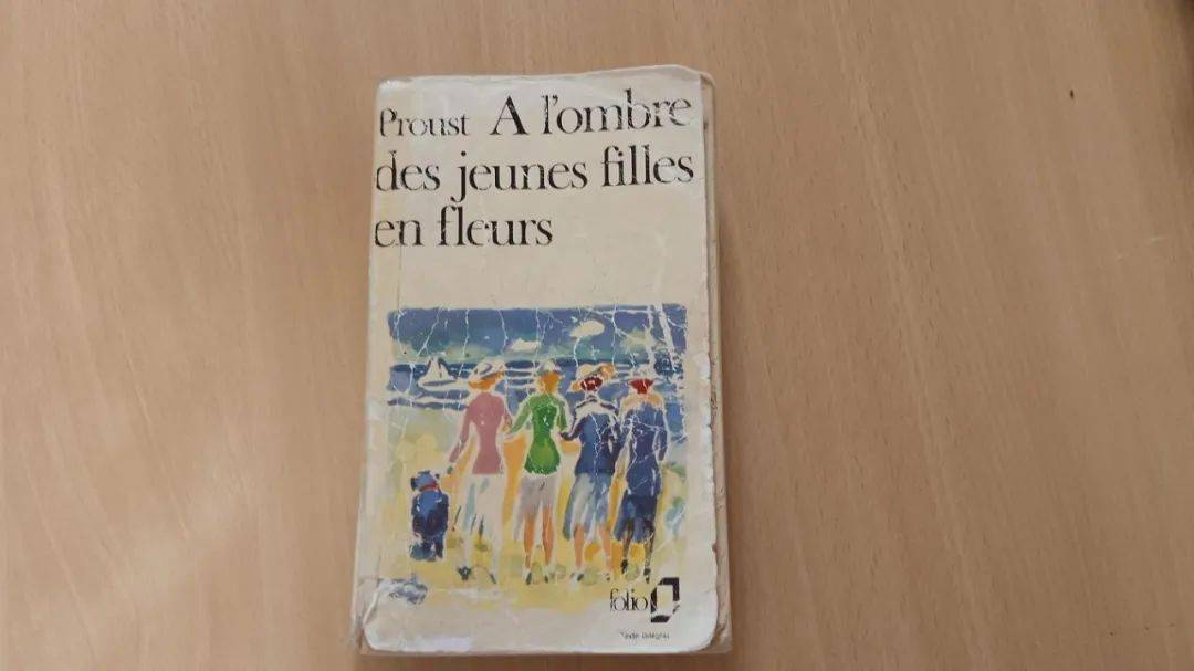 ����ĸ����֮��Ů��������λŮ����ϸ����³˹��