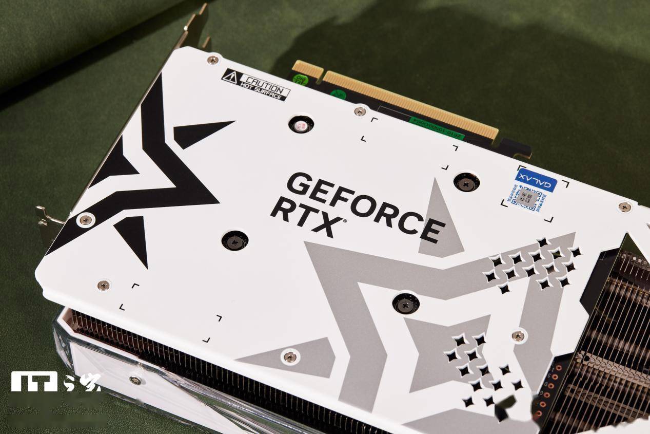 影驰 GeForce RTX 4070 星曜 OC 评测：首发新卡中的性能王者