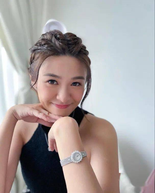 江嘉敏收身有成 意外撞样薛凯琪